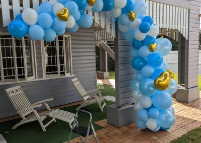 Organic half arch Blue white gold hearts Brisbane balloons